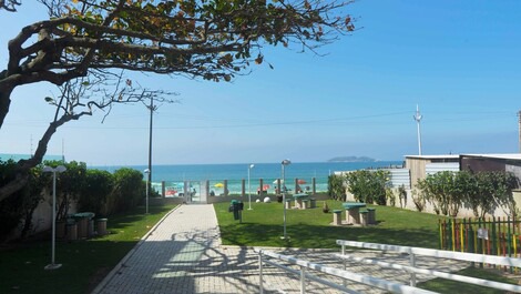 Foot in the sand, pool, in the center of Praia dos Ingleses!