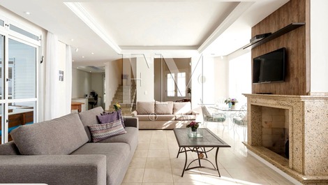 Fantástica casa 100 metros da pria de Jurerê Internacional