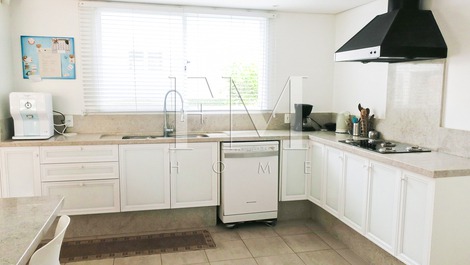 Fantástica casa 100 metros da pria de Jurerê Internacional