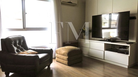 Fantástica casa 100 metros da pria de Jurerê Internacional