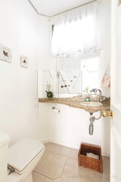 Fantástica casa 100 metros da pria de Jurerê Internacional