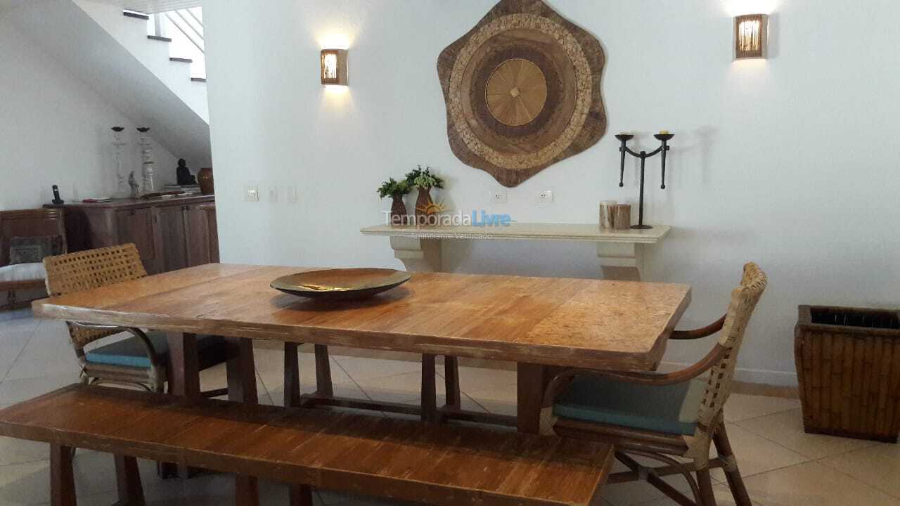 Casa para aluguel de temporada em São Sebastião (Praia da Baleia)