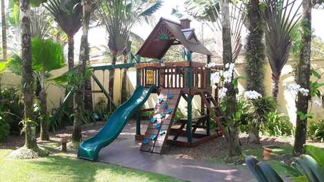 Casa na praia da Baleia disponível réveillon.