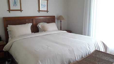 Casa na praia da Baleia disponível réveillon.