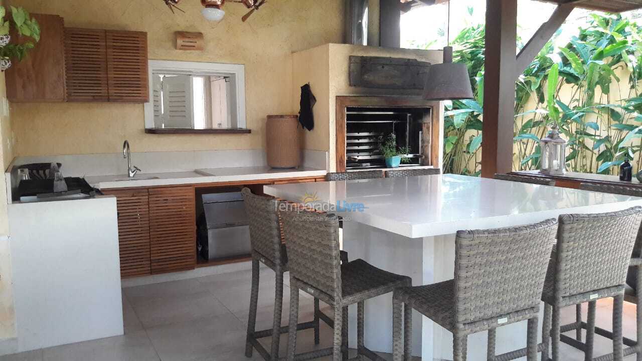 Casa para aluguel de temporada em São Sebastião (Praia da Baleia)