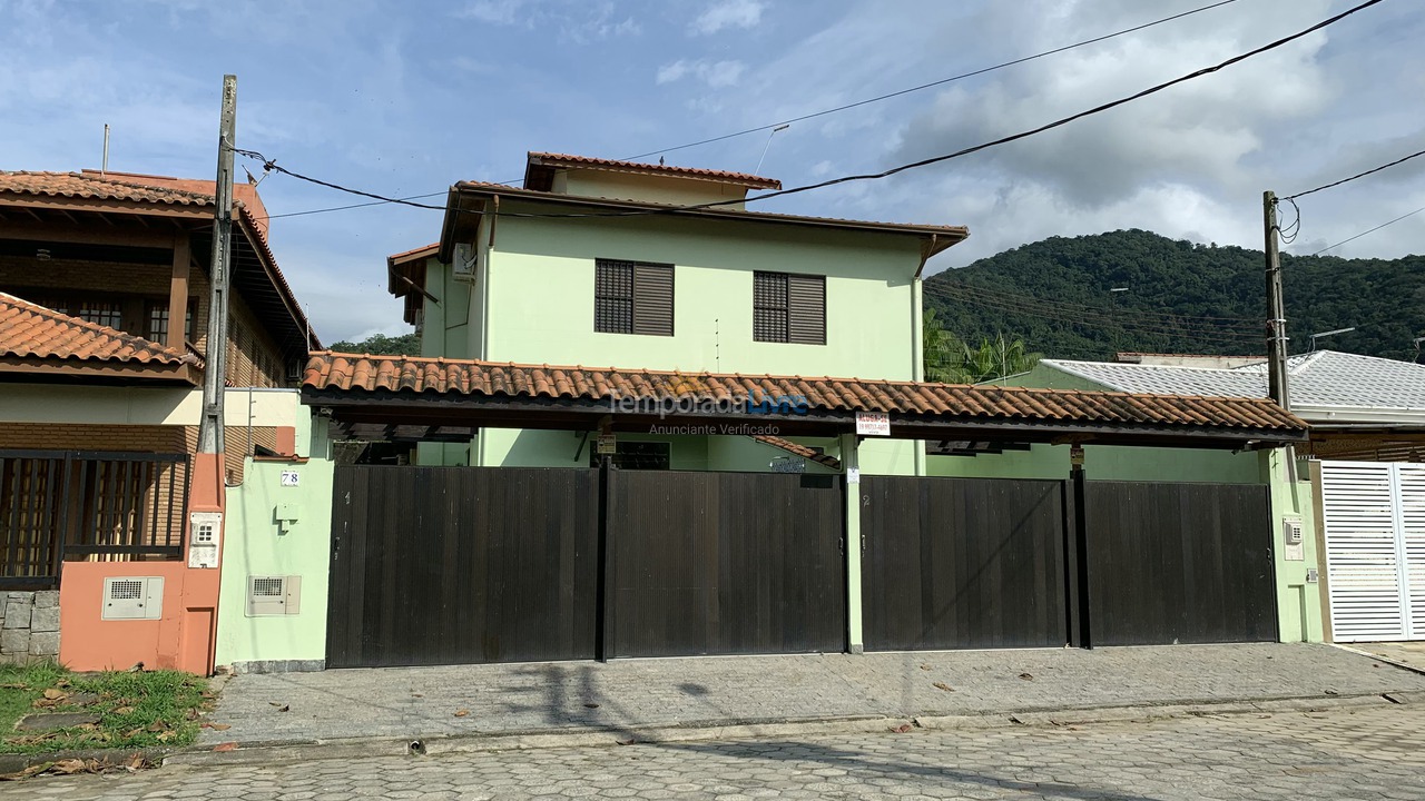 Casa para alquiler de vacaciones em Ubatuba (Praia das Toninhas)