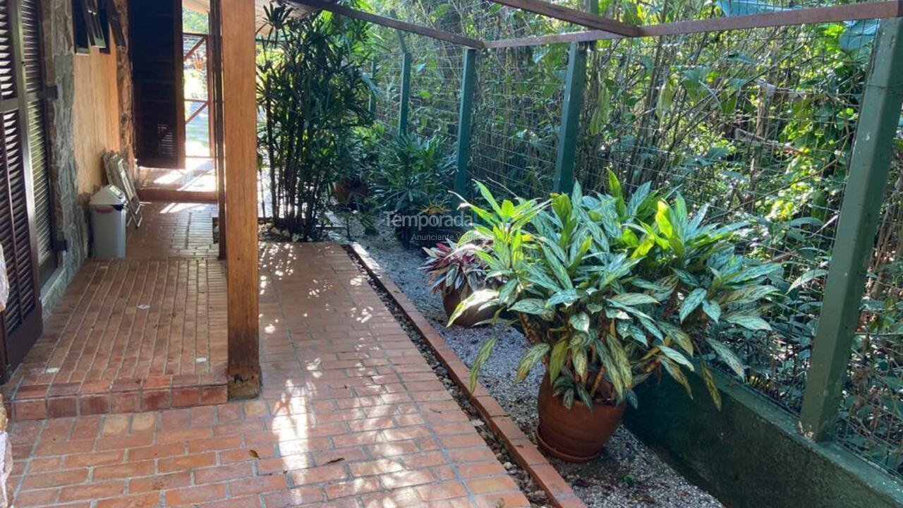 Casa para aluguel de temporada em Bertioga (Praia de Guaratuba)