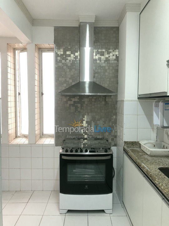 Apartamento para aluguel de temporada em Guarujá (Pitangueiras)