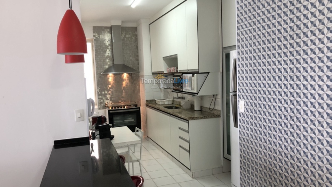 Apartamento para aluguel de temporada em Guarujá (Pitangueiras)