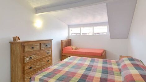 Duplex with 4 bedrooms, 500 meters from the beach, with pool