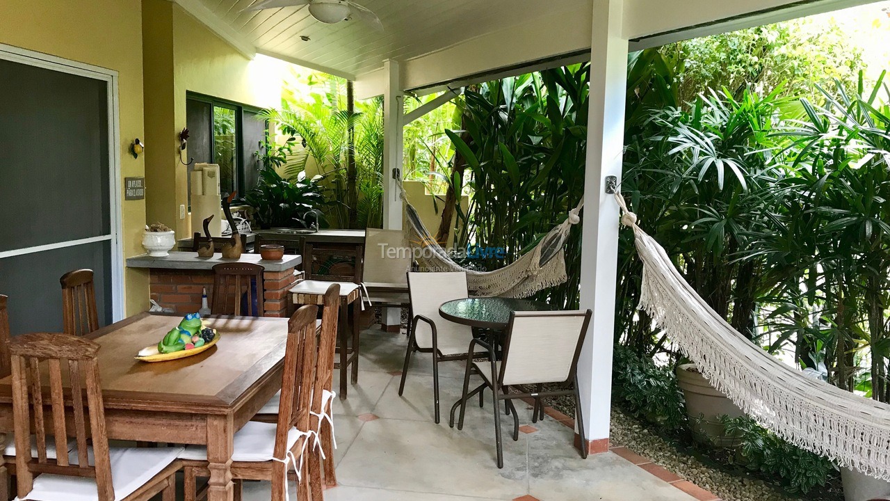 Casa para alquiler de vacaciones em São Sebastião (Praia da Baleia)