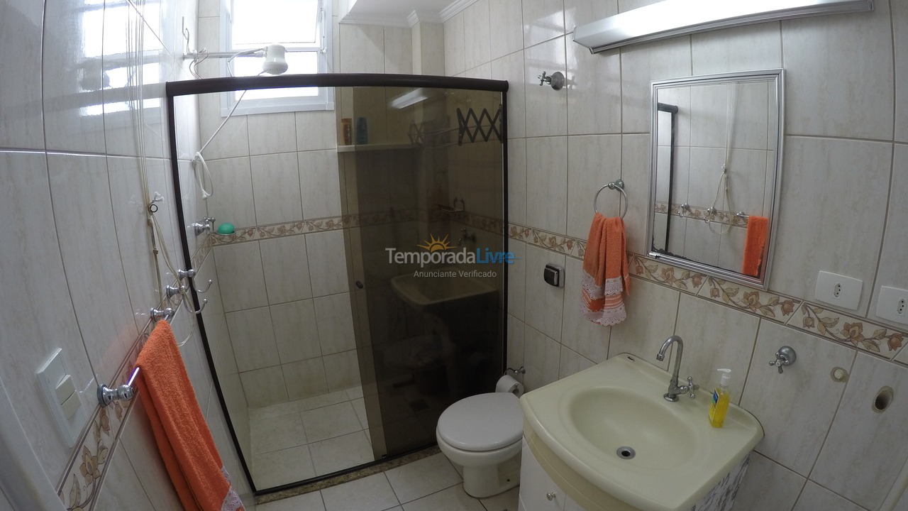 Apartamento para aluguel de temporada em Guarujá (Pitangueiras)