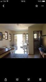 Casa de dos plantas en Cabeçudas / Praia Brava