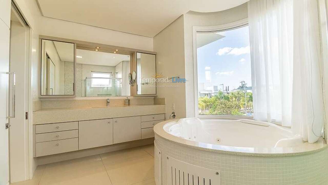 House for vacation rental in Florianopolis (Jurerê Internacional)