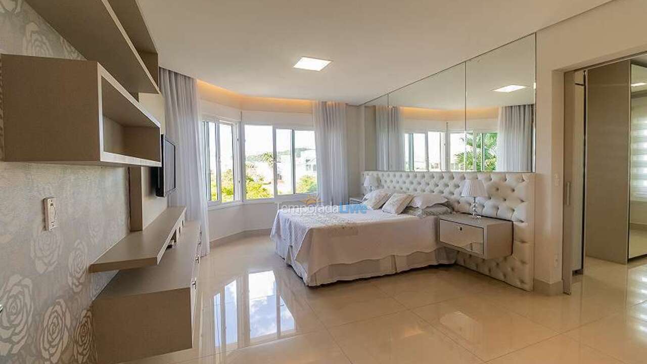 House for vacation rental in Florianopolis (Jurerê Internacional)