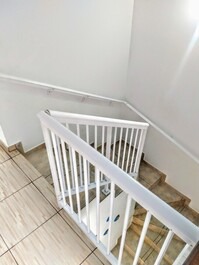 Escada com proteção