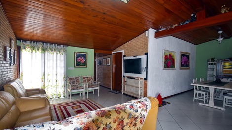 MUNDO DA LUA HOUSE WITH SWIMMING POOL-in Condominium-a few steps from the beach