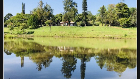Sitio con piscina en Atibaia-SP