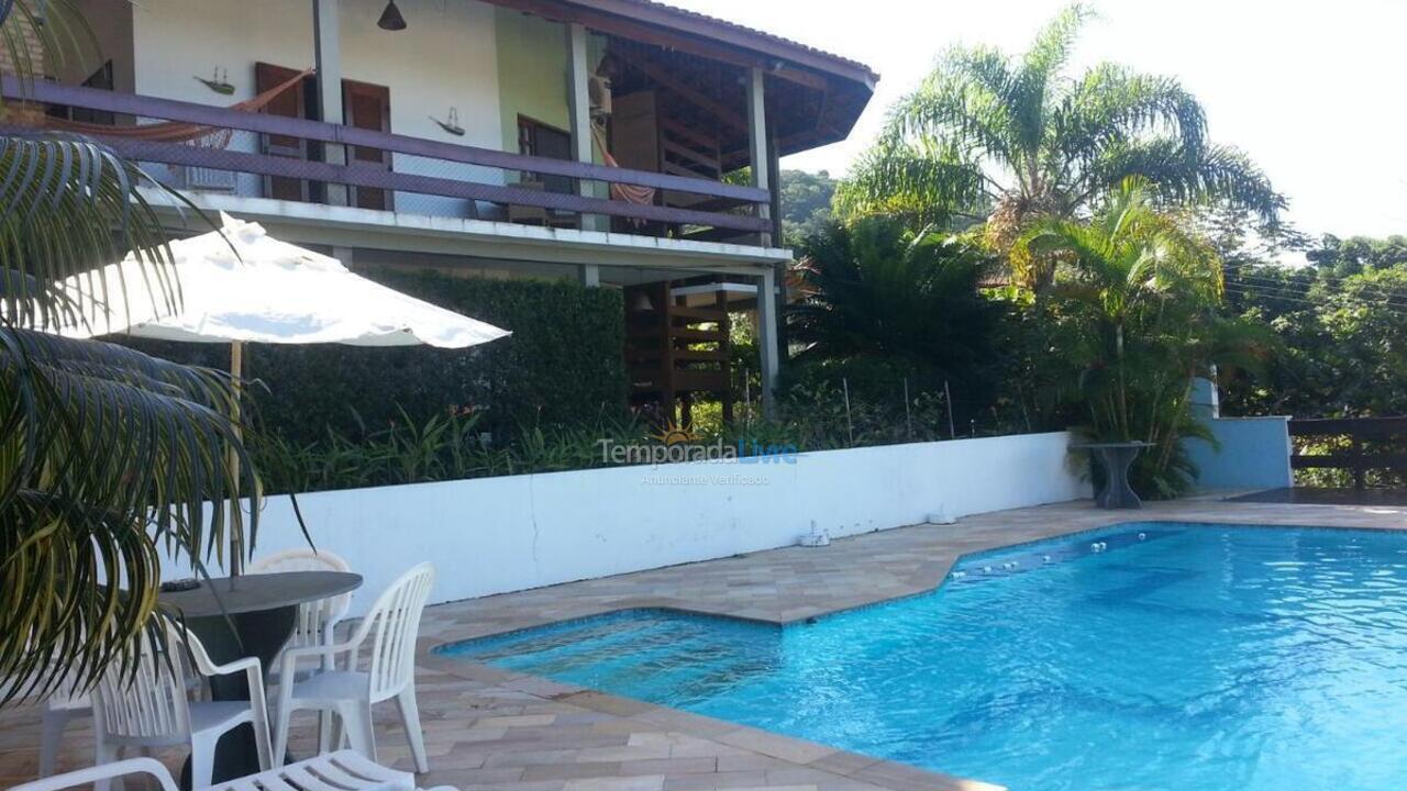 Apartamento para aluguel de temporada em Ubatuba (Lagoinha)