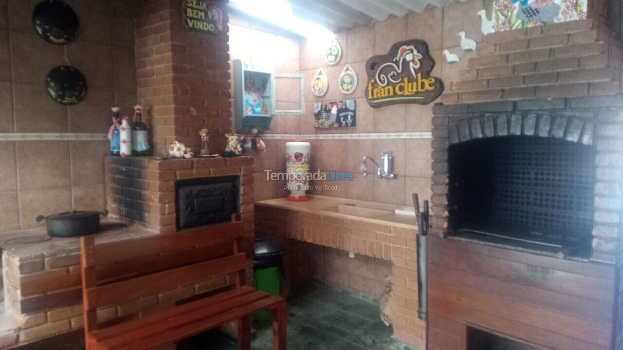 Granja para alquiler de vacaciones em Mairinque (Condomínio Porta do Sol)