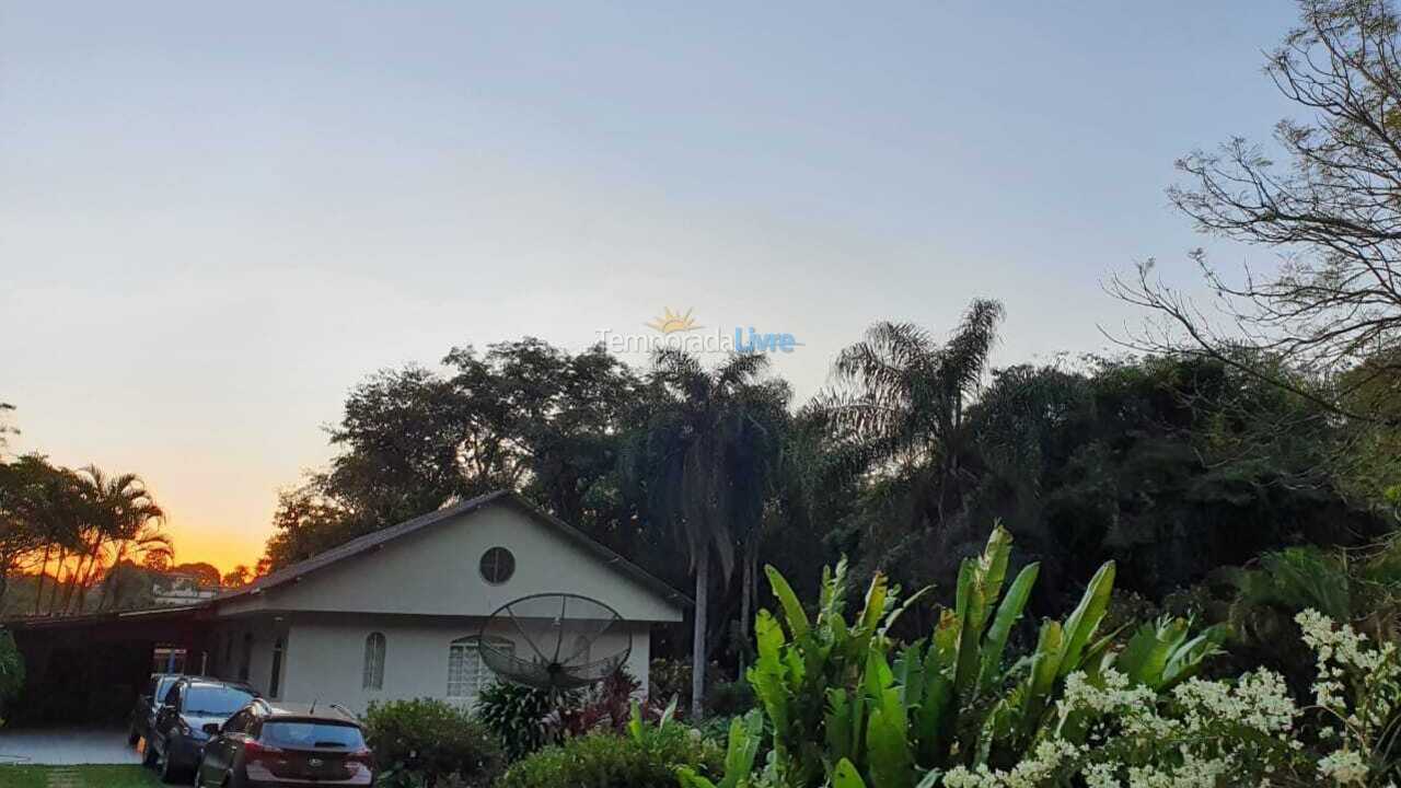 Granja para alquiler de vacaciones em Mairinque (Condomínio Porta do Sol)