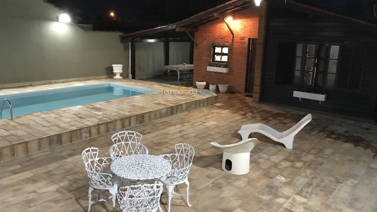 Casa para alquiler de vacaciones em Bertioga (Condominio Morada da Praia)