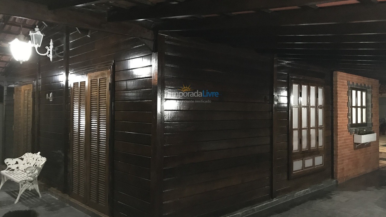 Casa para alquiler de vacaciones em Bertioga (Condominio Morada da Praia)