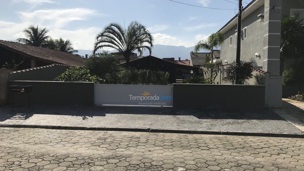 Casa para alquiler de vacaciones em Bertioga (Condominio Morada da Praia)