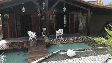 ENCANTADORA CASA CERCA DE LA PLAYA - PISCINA - 2 Dormitorios y 1 Suite