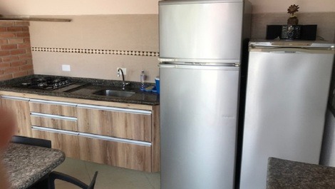 Casa Confortável-4 suites c/Ar Condic.-Espaço Gourmet-Piscina-Hidro