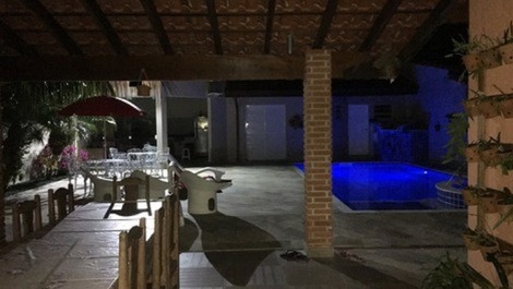 Casa Confortável-4 suites c/Ar Condic.-Espaço Gourmet-Piscina-Hidro