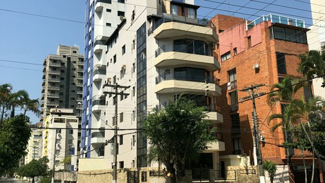 Fone para contato 11-979794813. 