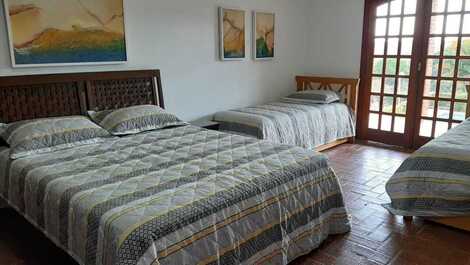 Sitio destinado al ocio, muy verde.