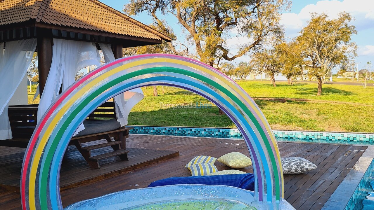Casa para aluguel de temporada em Paranapanema (Riviera de Santa Cristina Xiii)