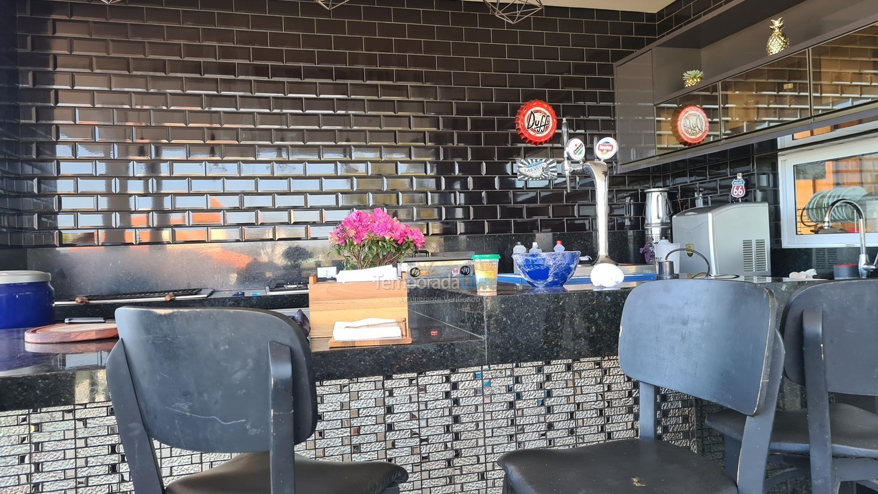 Casa para aluguel de temporada em Paranapanema (Riviera de Santa Cristina Xiii)