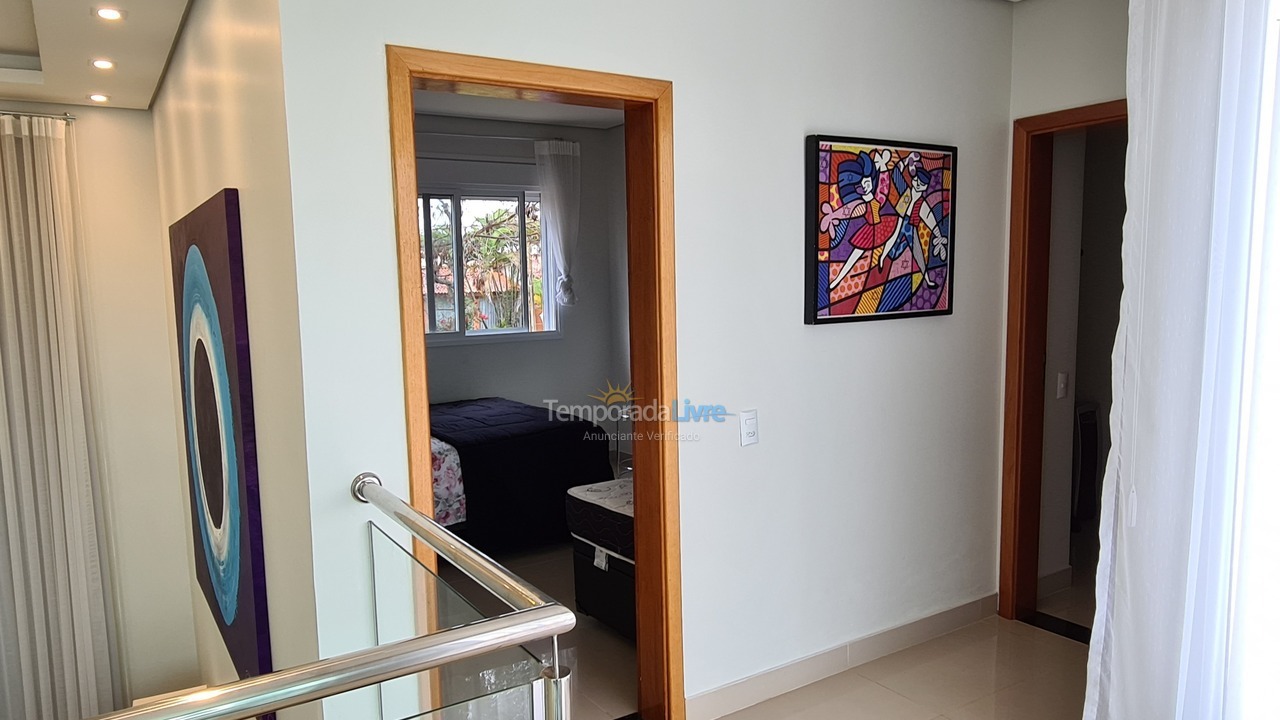 Casa para aluguel de temporada em Paranapanema (Riviera de Santa Cristina Xiii)