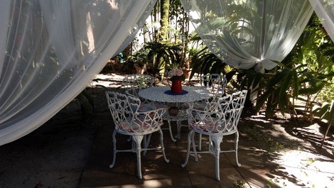 Romantic house for 4 people 50m from the sea/private property/parking/garden