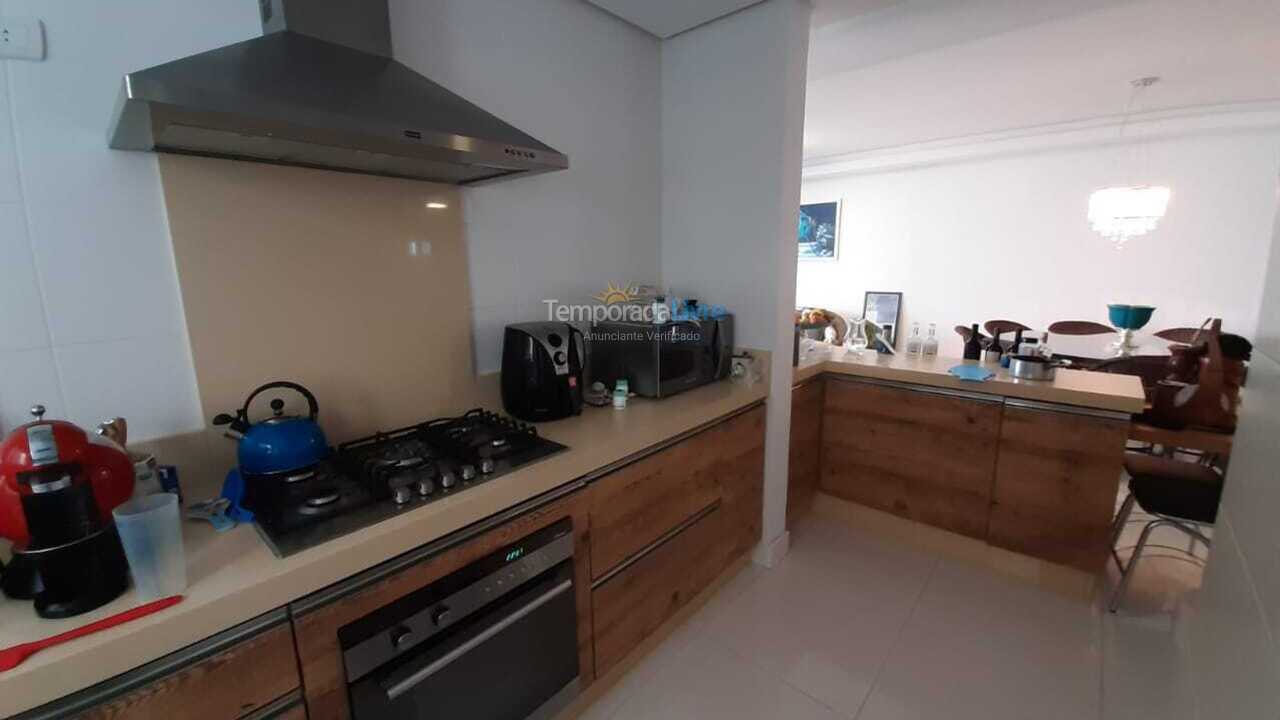 Apartamento para alquiler de vacaciones em Itapema (Meia Praia)