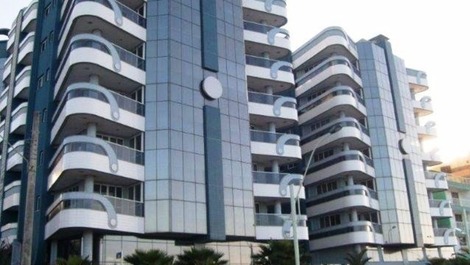 Apartamento de 04 habitaciones frente al mar