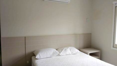 Apartment with 03 bedrooms facing the sea