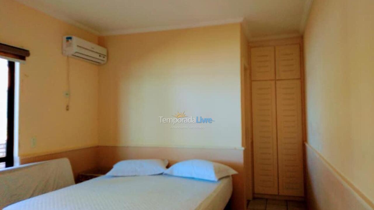 Casa para aluguel de temporada em Bombinhas (Praia de Bombas)