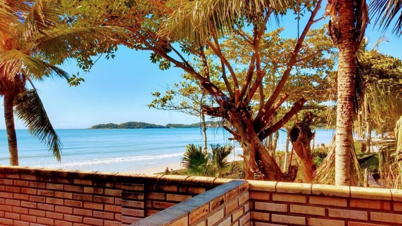 Casa para aluguel de temporada em Bombinhas (Praia de Bombas)