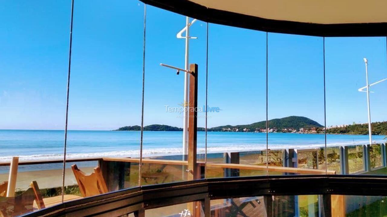 Casa para aluguel de temporada em Bombinhas (Praia de Bombas)