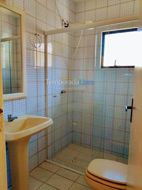 Casa para aluguel de temporada em Bombinhas (Praia de Bombas)