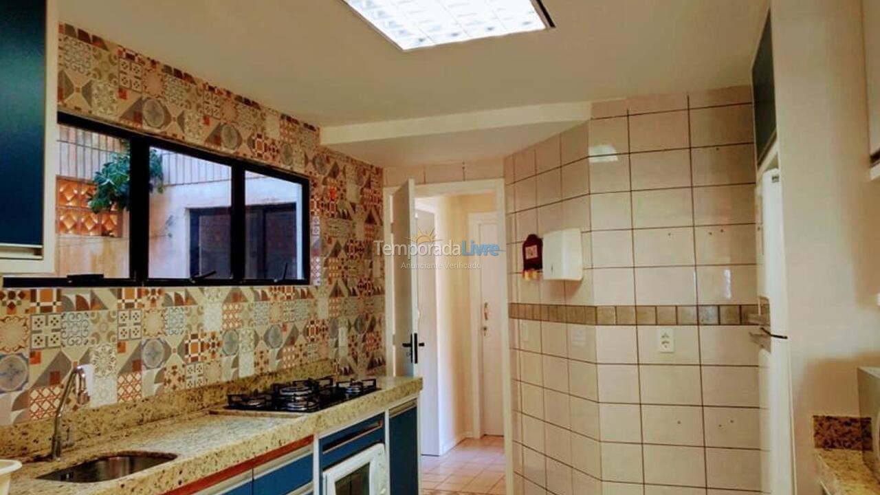 Casa para aluguel de temporada em Bombinhas (Praia de Bombas)