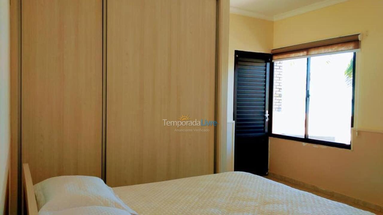 Casa para aluguel de temporada em Bombinhas (Praia de Bombas)