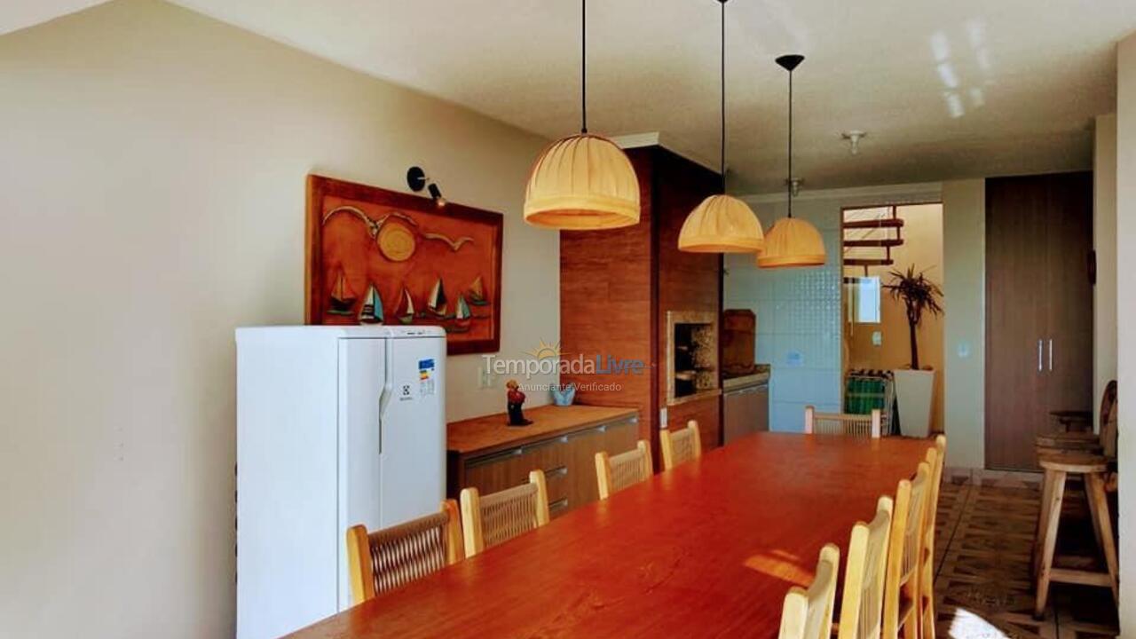 Casa para aluguel de temporada em Bombinhas (Praia de Bombas)