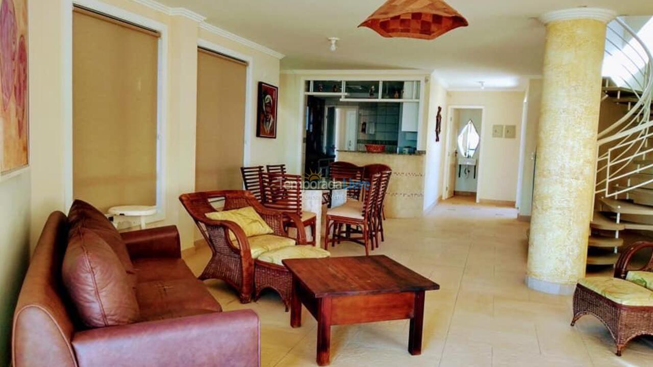 Casa para aluguel de temporada em Bombinhas (Praia de Bombas)