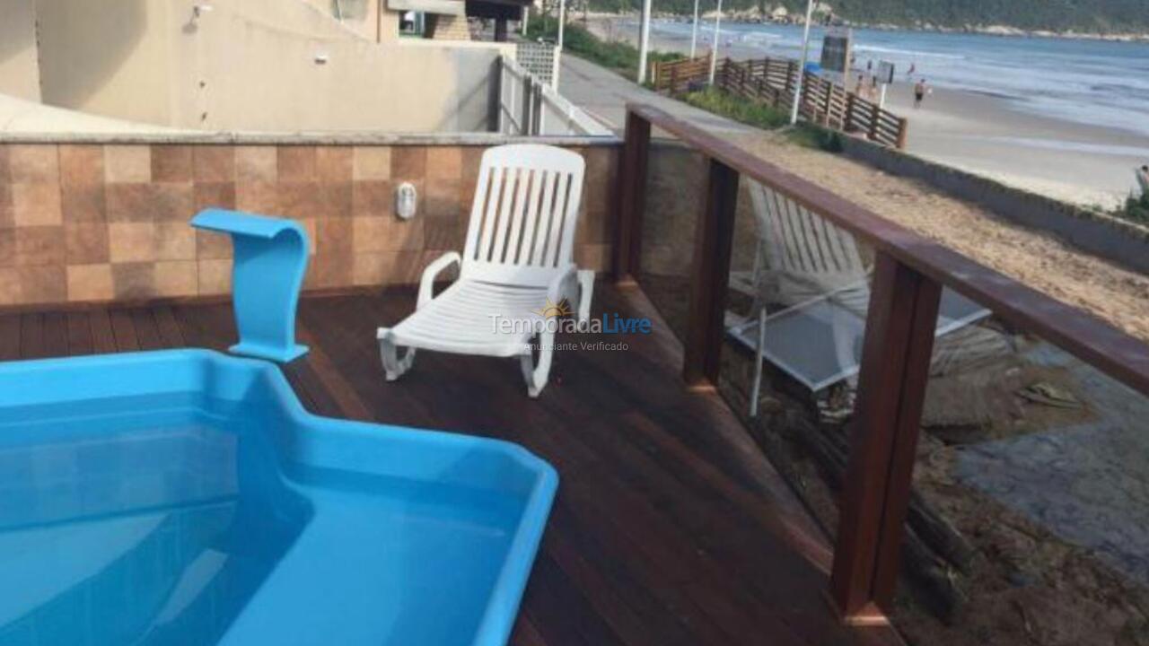 Casa para aluguel de temporada em Bombinhas (Praia de Bombas)