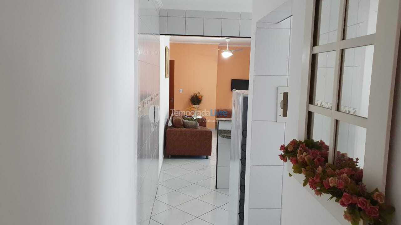 Apartamento para aluguel de temporada em Praia Grande (Vila Guilhermina)